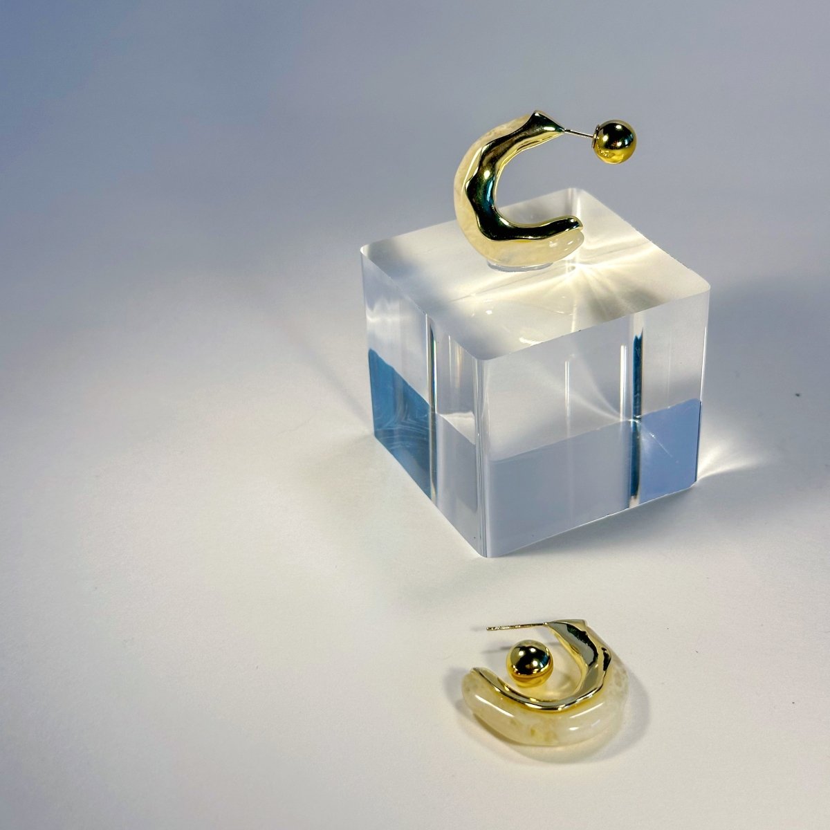 Milad Amber Hoop - The Avenue