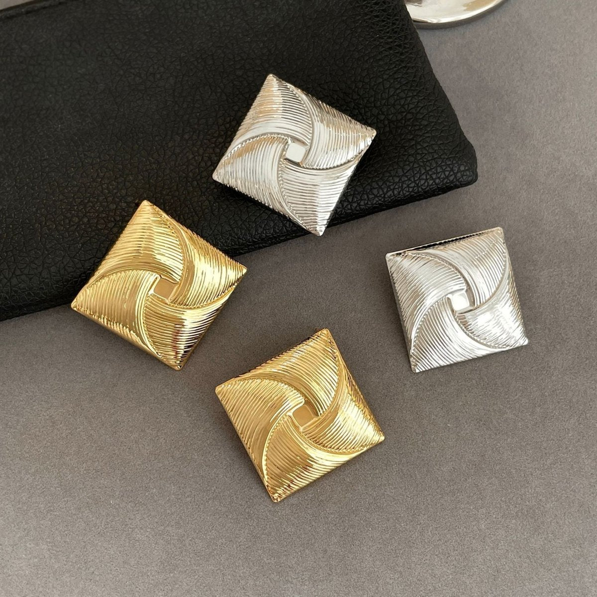 The Square - The Avenue