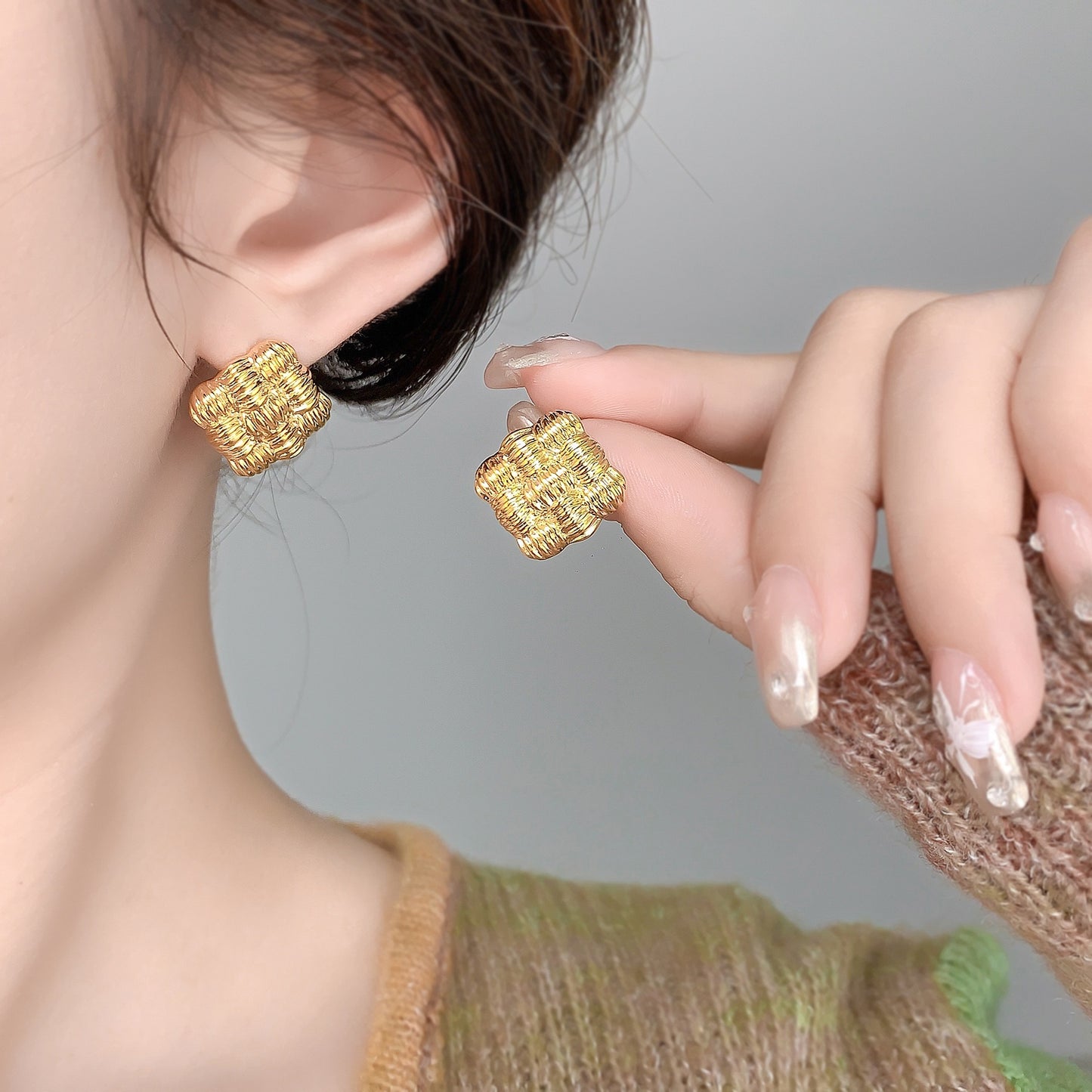 Golden Knot Studs