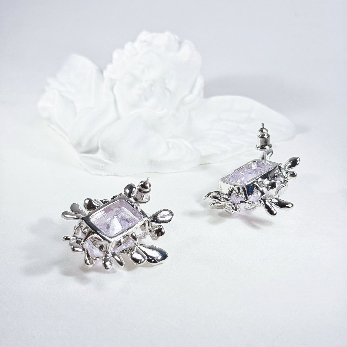 Lavender Wings - The Avenue